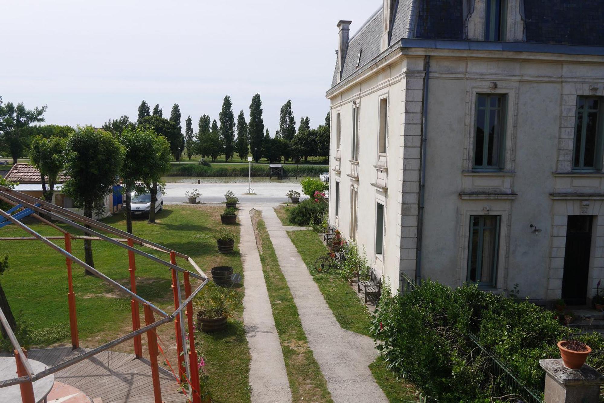 Le Domaine Du Meunier Hotel Mortagne-sur-Gironde Værelse billede